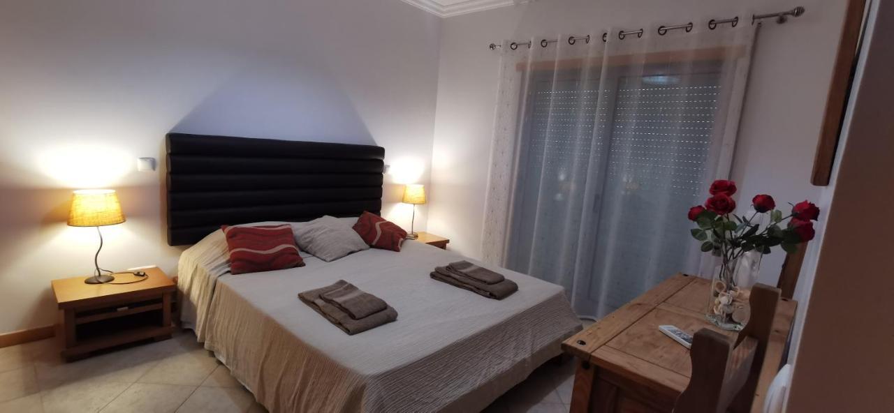 Olhos De Agua Apartment
